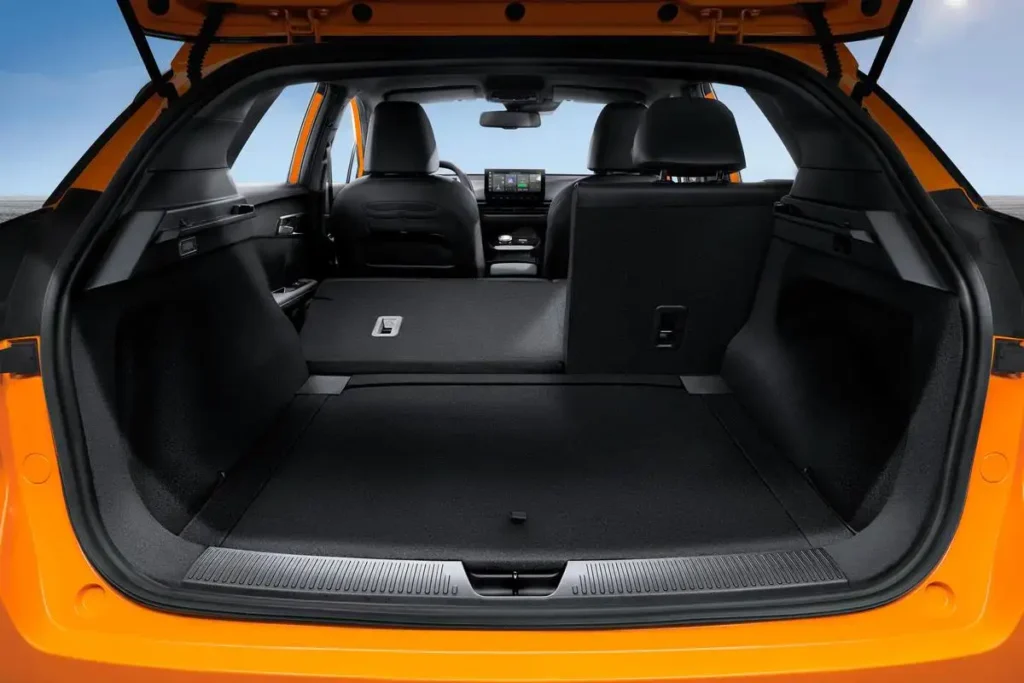 2023 mg4 electric hatch boot space